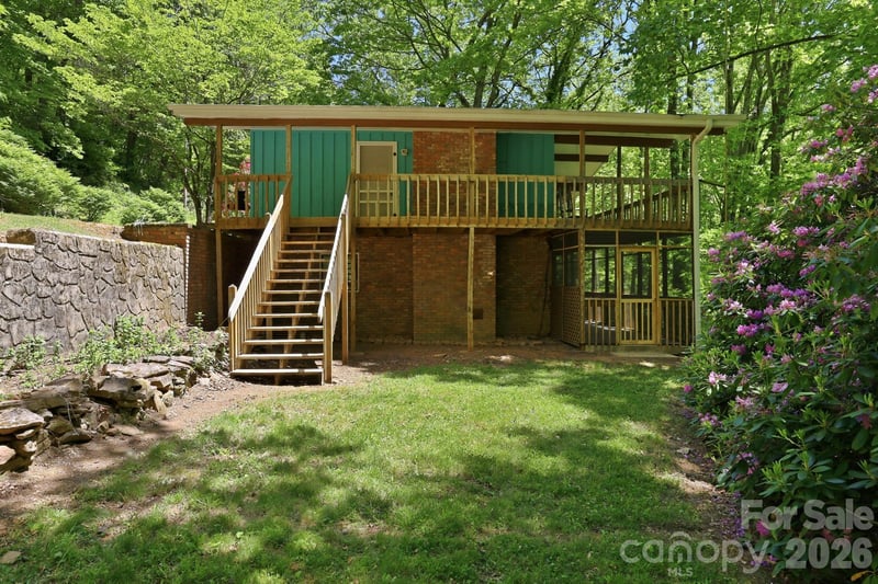 169 Sleepy Hollow Ln, Canton, NC 28716