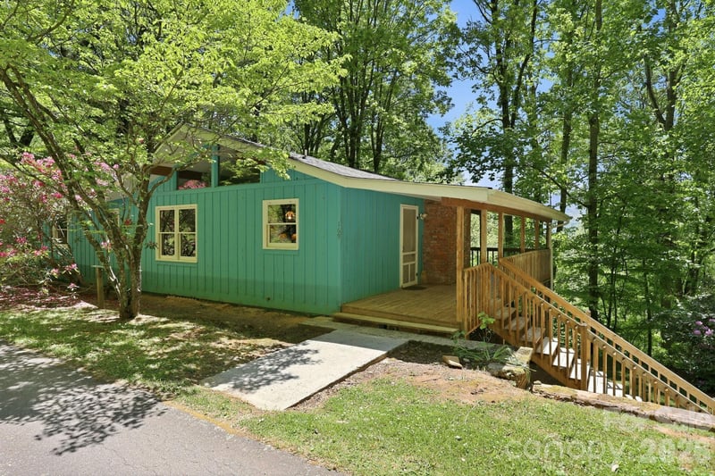 169 Sleepy Hollow Ln, Canton, NC 28716