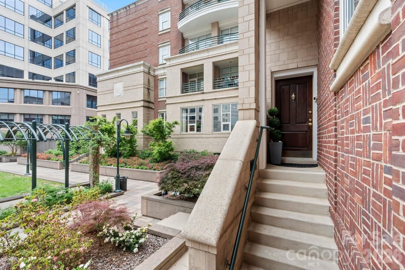400 Church St #213, Charlotte, NC 28202