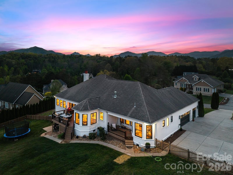 54 Mountain Shadows Dr, Leicester, NC 28748