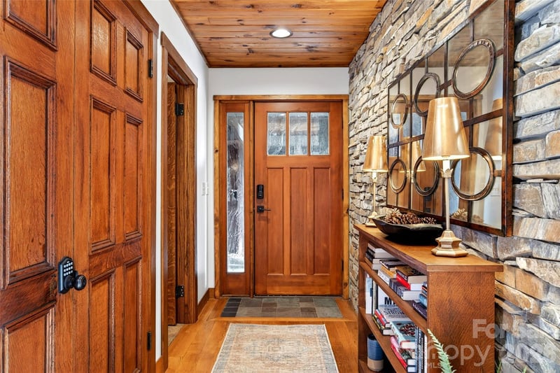 965 Grandview Peaks Dr, Nebo, NC 28761