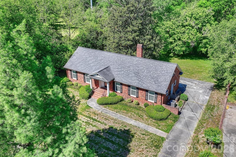 6800 Lancer Dr, Charlotte, NC 28226