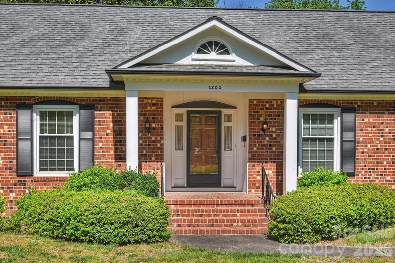 6800 Lancer Dr, Charlotte, NC 28226