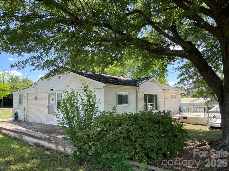 1748 Old West Ln, Gastonia, NC 28052