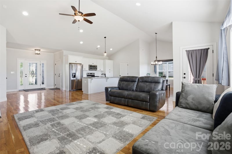 156 Greythorn Dr, Statesville, NC 28625