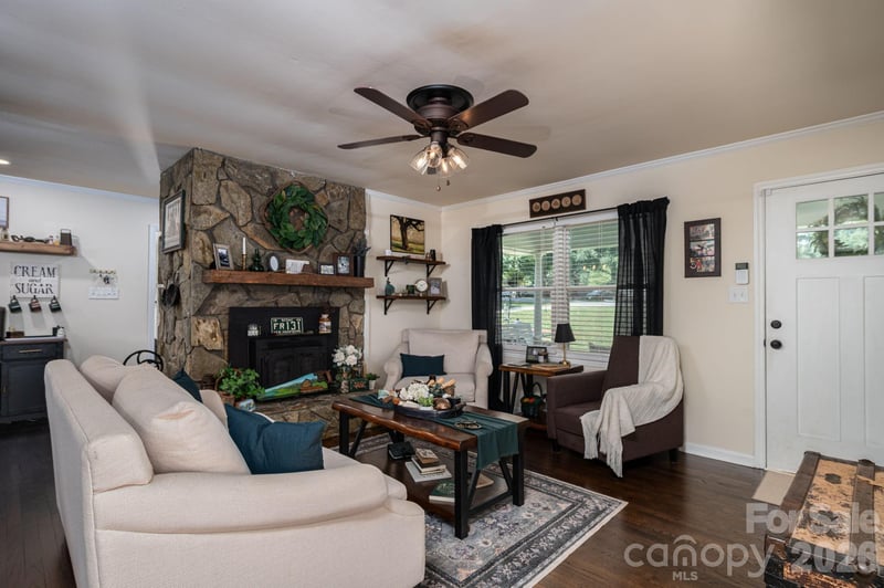 1529 Home Trl, Lincolnton, NC 28092