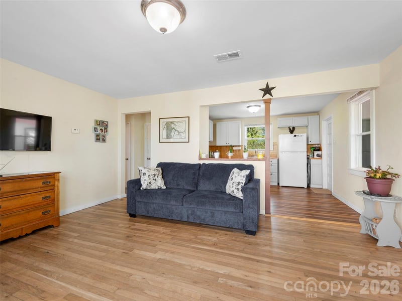 209 Wilmont Dr, Hendersonville, NC 28792
