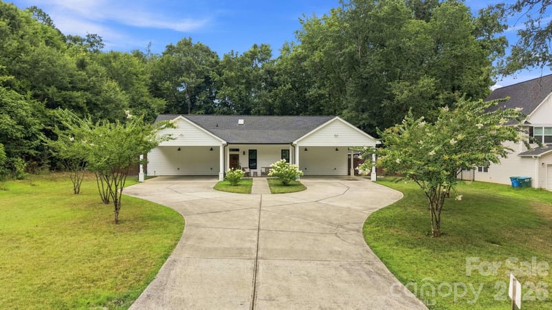4515 Lindsay Ln, Matthews, NC 28105