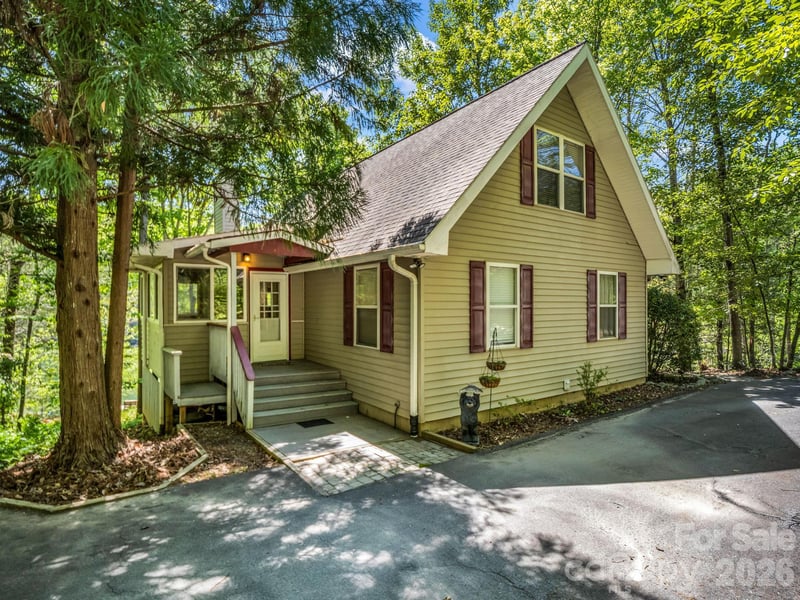 268 Mallard Rd, Lake Lure, NC 28746