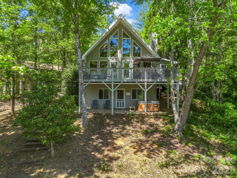 268 Mallard Rd, Lake Lure, NC 28746