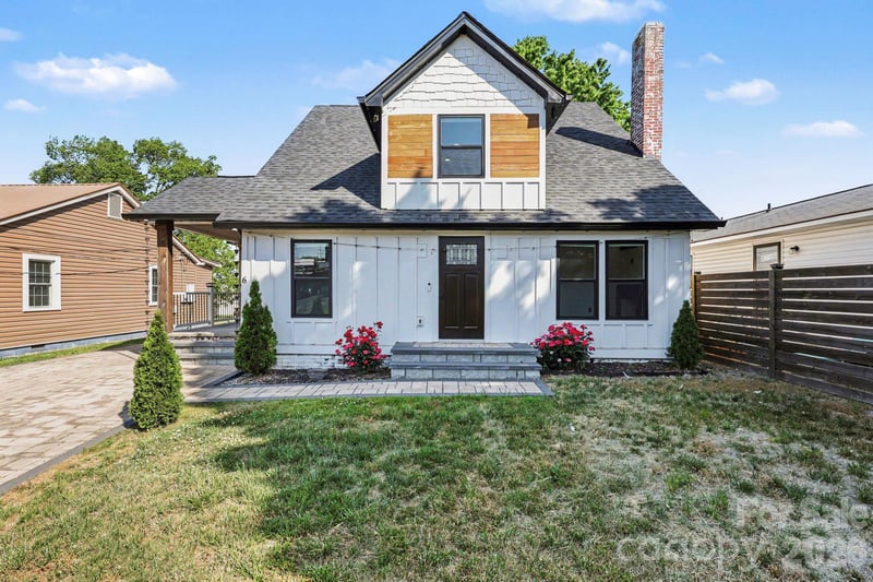 6 Sunrise Ave, Thomasville, NC 27360