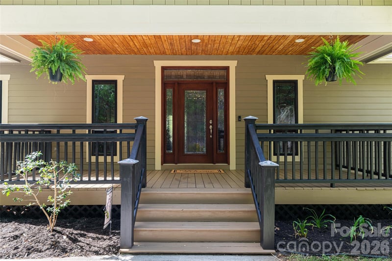 36 Snowshoe Dr, Asheville, NC 28803