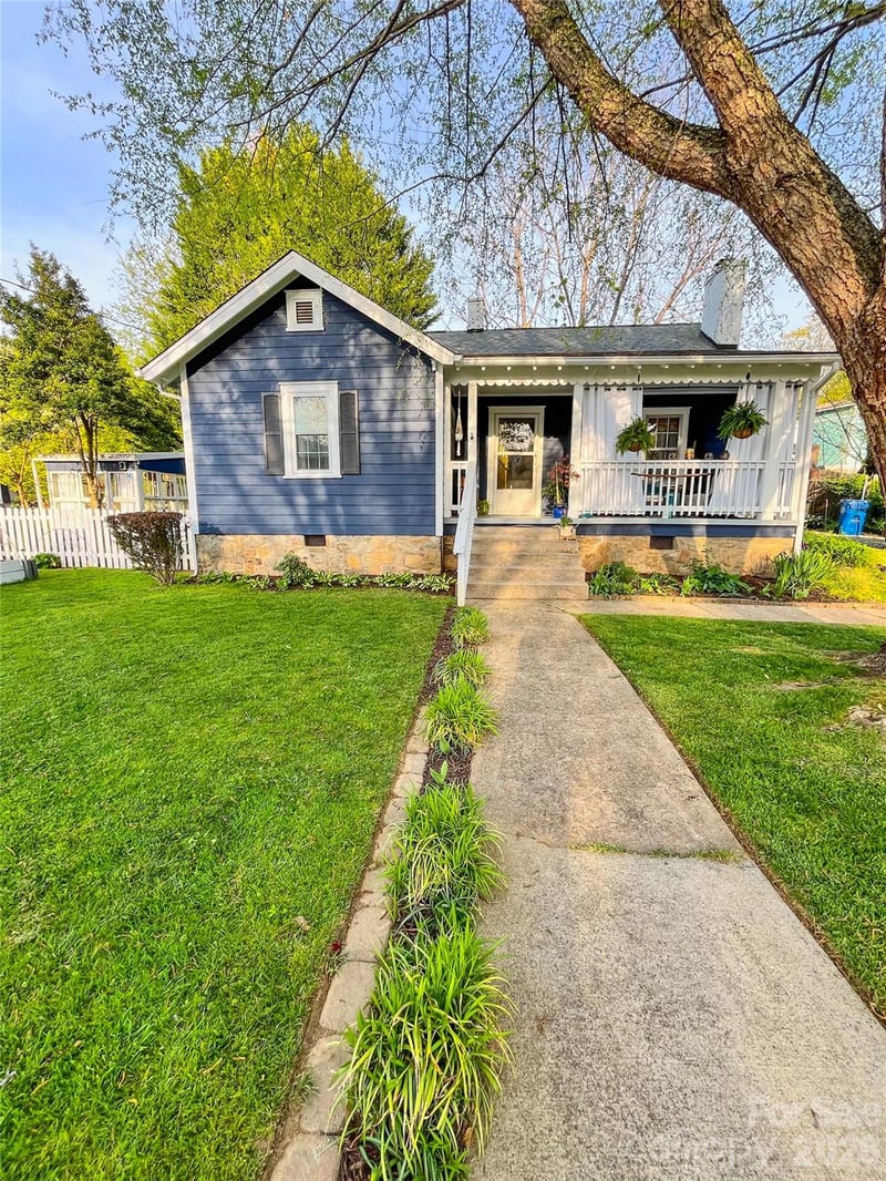 271 Brook St, Waynesville, NC 28786