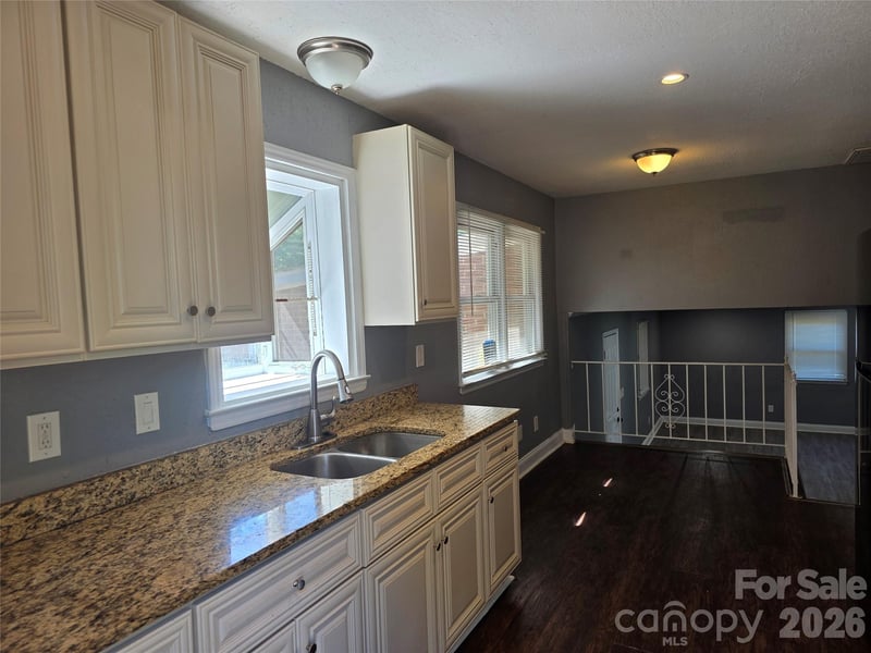 1524 Pondella Dr, Charlotte, NC 28213