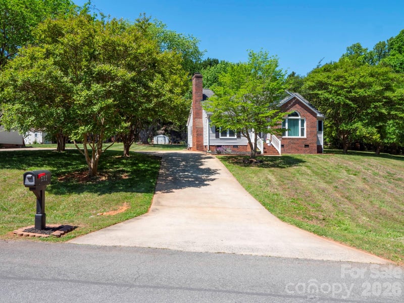 111 Louisbourg Ct, Gastonia, NC 28056