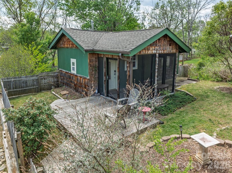 18 Hopedale Cir, Asheville, NC 28806