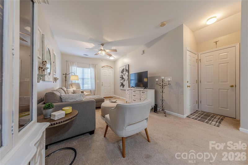 124 Clydesdale Ct, Matthews, NC 28104