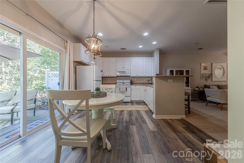 124 Clydesdale Ct, Matthews, NC 28104