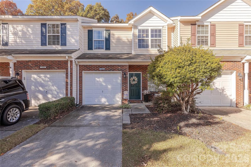 124 Clydesdale Ct, Matthews, NC 28104