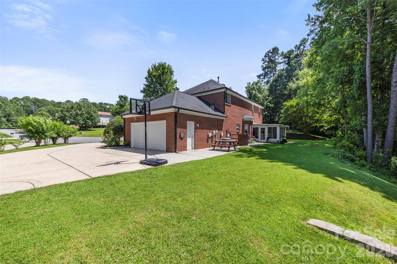 5302 Fairgrove Ln, Harrisburg, NC 28075