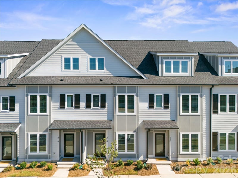 242 Freeland Ln, Charlotte, NC 28217