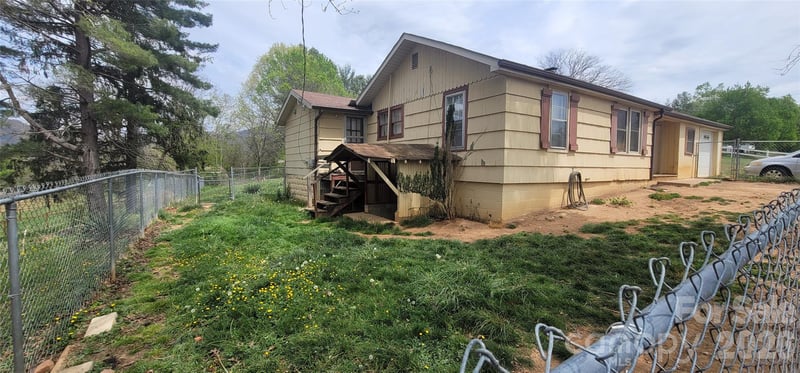60 Mingus St, Canton, NC 28716