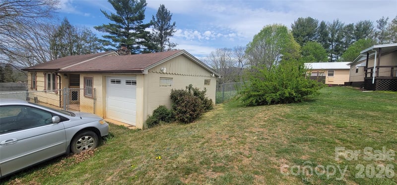 60 Mingus St, Canton, NC 28716
