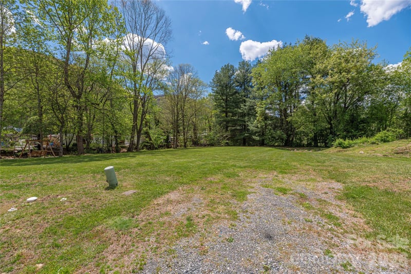 500 Sophie Rd, Maggie Valley, NC 28751
