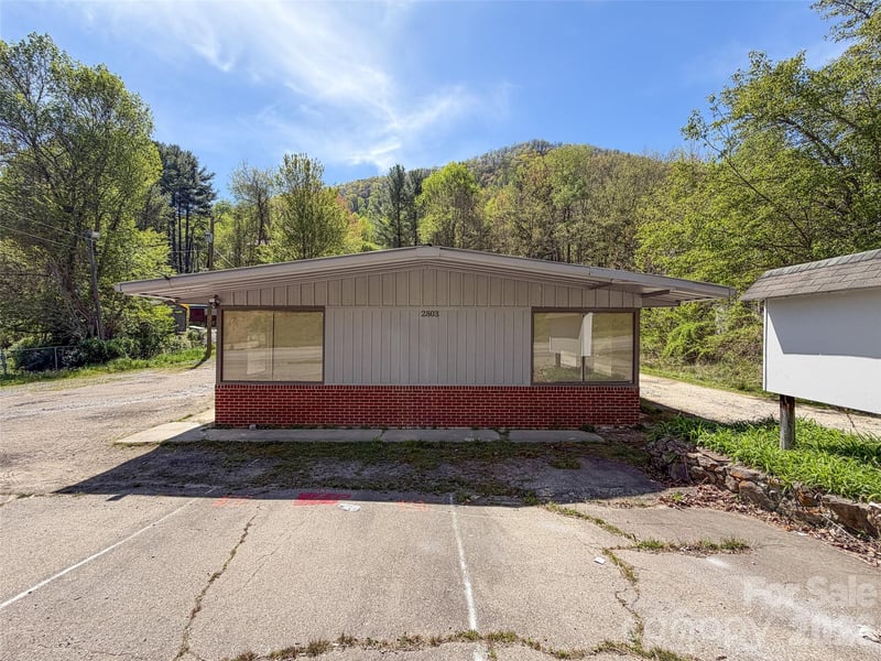 2803 Dellwood Rd, Waynesville, NC 28786
