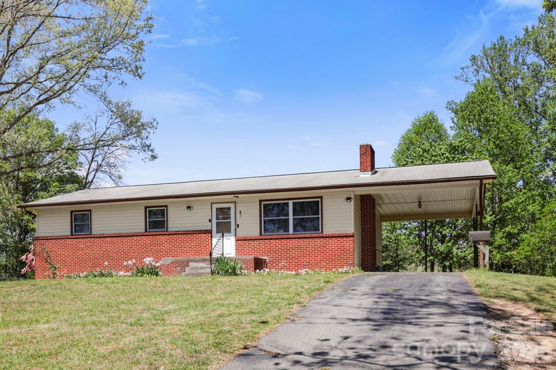 41 Hartshorn Dr, Candler, NC 28715