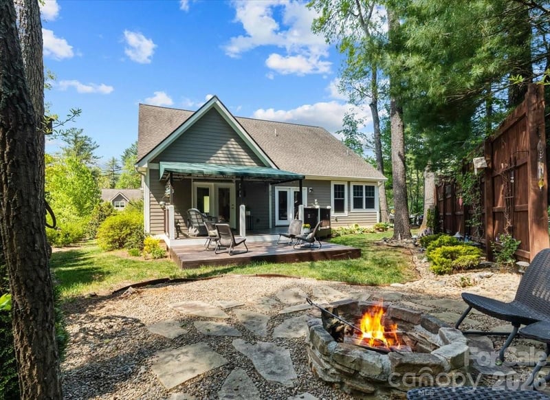 15 Quail Hollow Dr, Arden, NC 28704