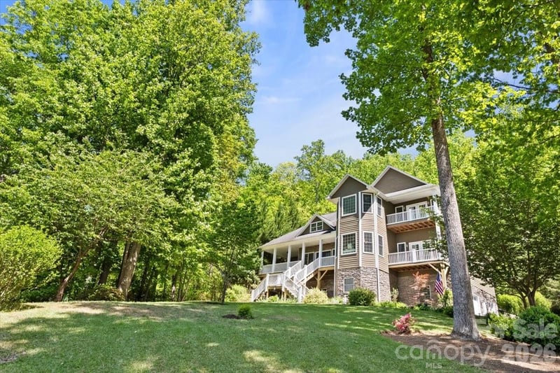 1307 Golf Course Rd, Old Fort, NC 28762