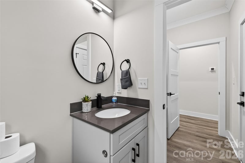 1933 St Mark St, Charlotte, NC 28216