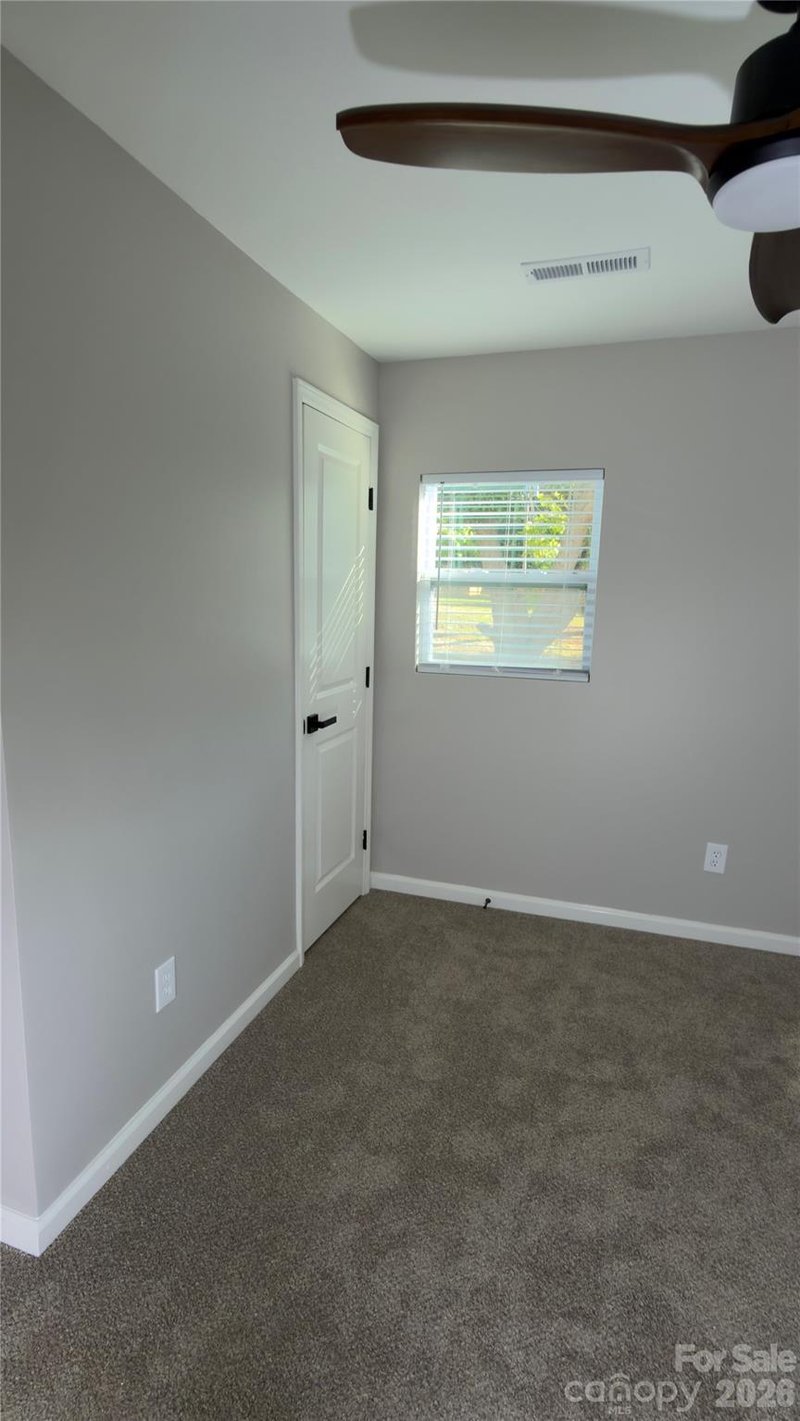 15 Groves St, Cramerton, NC 28032