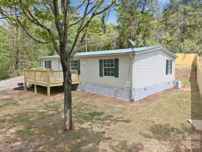 39 Upper Moffitt Rd, Asheville, NC 28805