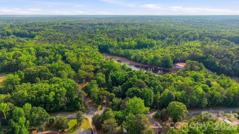 Lakeside Dr, Great Falls, SC 29055