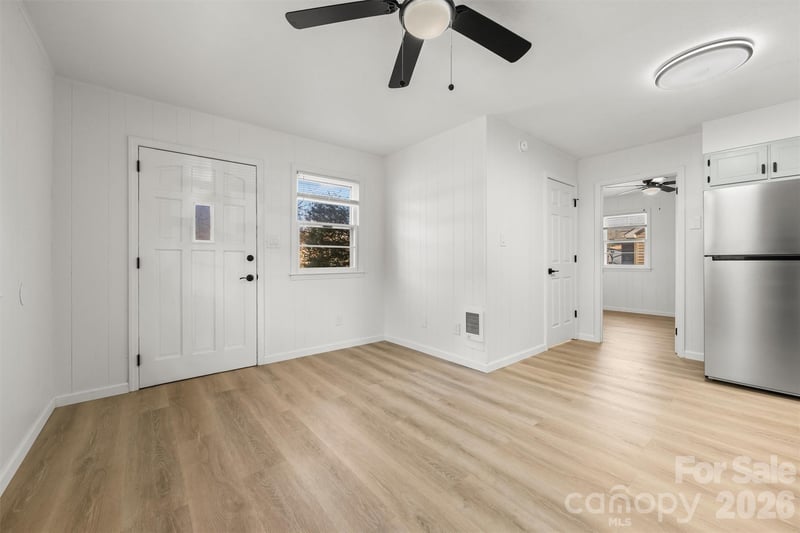 71 Maple St, Clyde, NC 28721