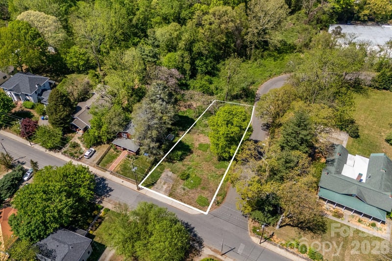 99999 Seven Oaks Rd, Asheville, NC 28806