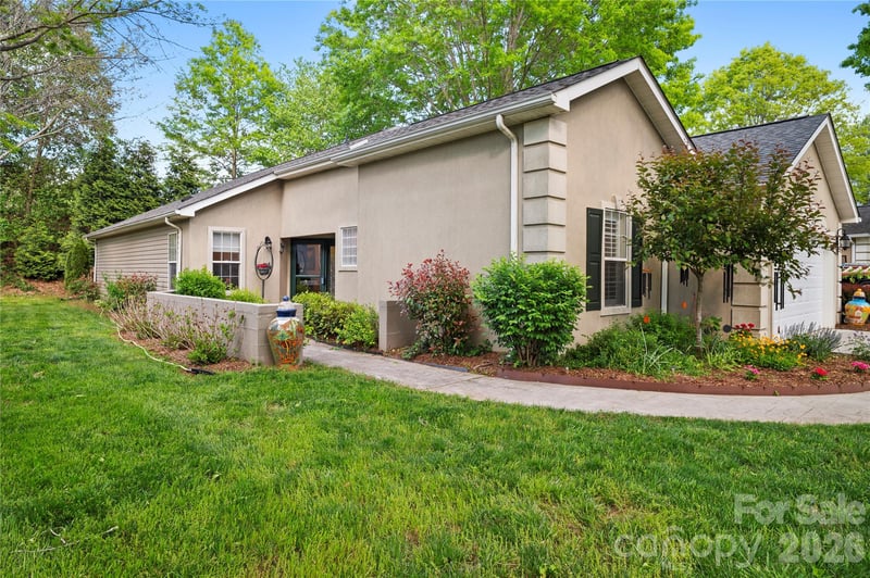 75 Stonebridge Dr, Asheville, NC 28805