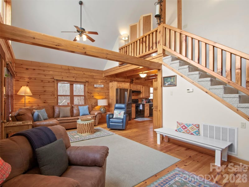 101 Jack Straw Ln, Burnsville, NC 28714