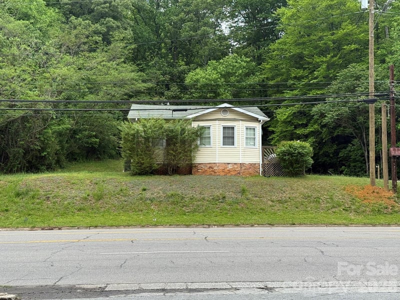880 Main St, Marion, NC 28752