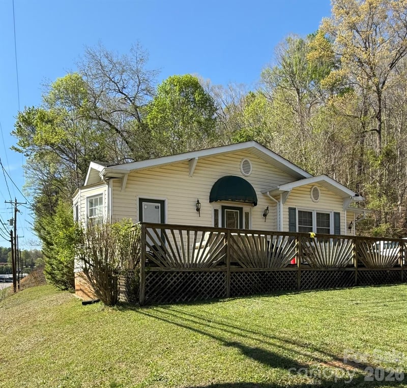 880 Main St, Marion, NC 28752