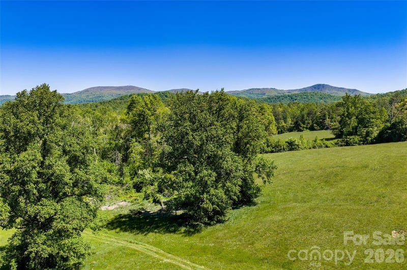 99999 Sugar Hollow Rd, Fairview, NC 28730