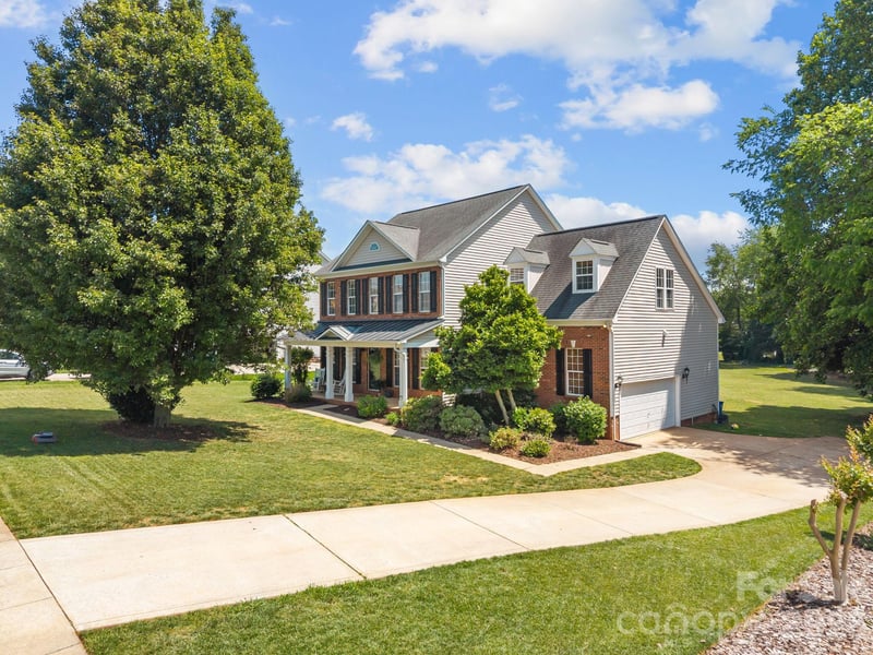 125 Sundown Cove Dr, Mooresville, NC 28117