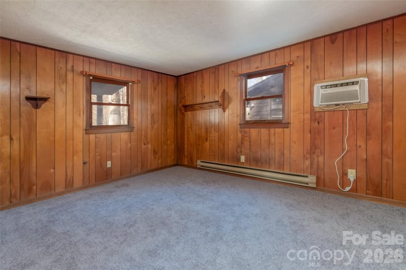 87 Sassafras Ln, Maggie Valley, NC 28751