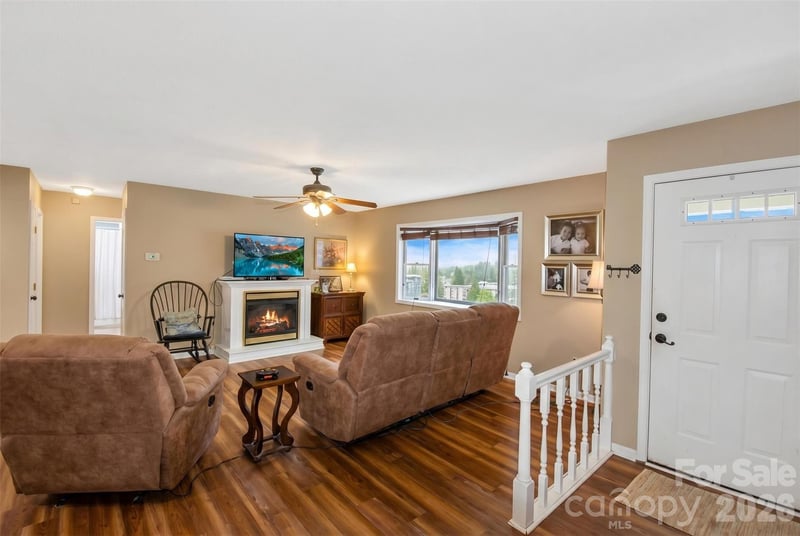 14 Willow Wood Trl, Hendersonville, NC 28739