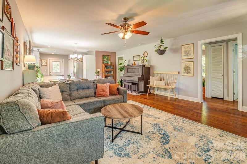 20 Plemmons St, Asheville, NC 28806