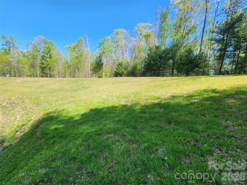 889 Firefly Trl, Marshall, NC 28753