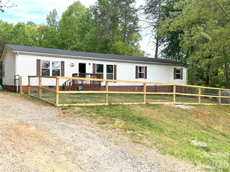 929 Brookhaven Rd, Statesville, NC 28625