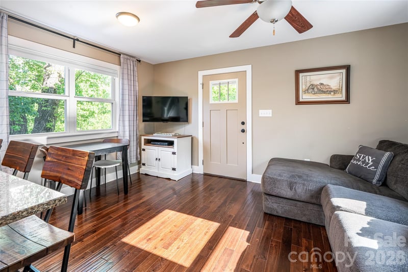85 New Salem Rd, Swannanoa, NC 28778